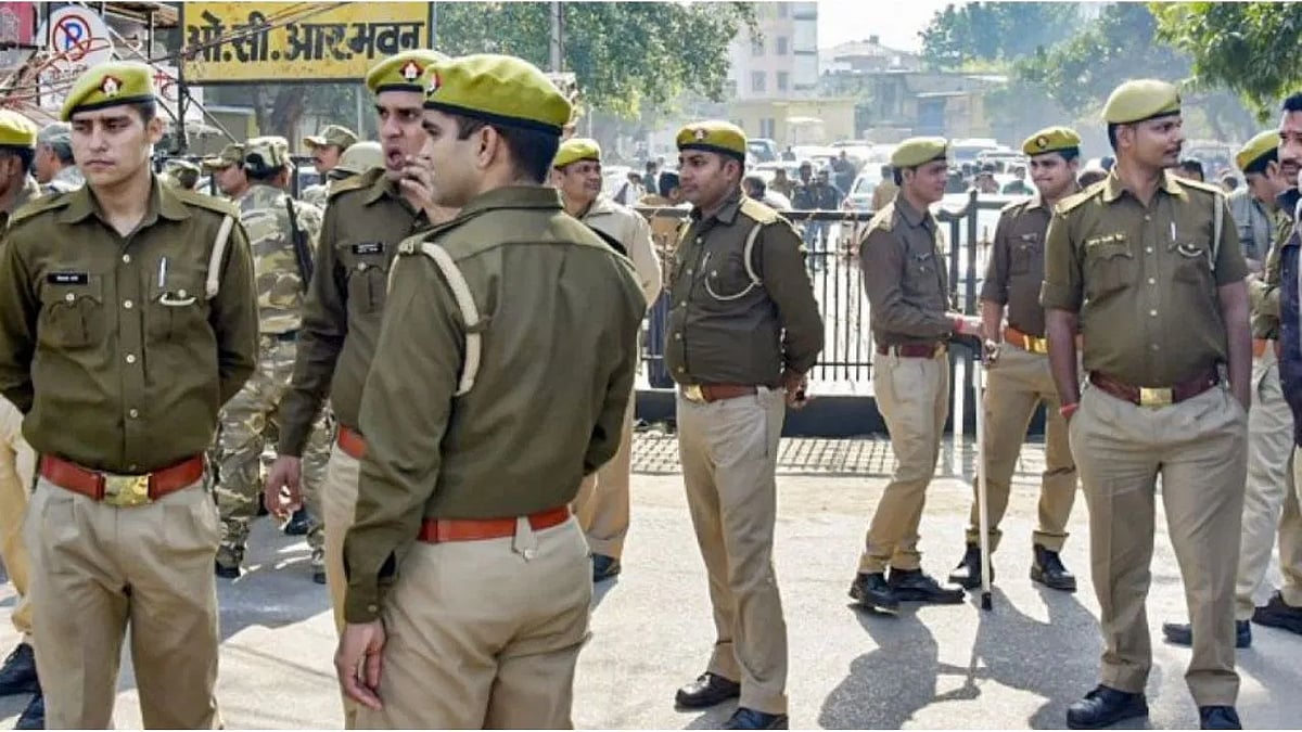 PTI : Uttar Pradesh police personnel on duty.(Representational image) |